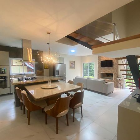 Hostyn Casa Manancial -4 Suites E Natureza Proxima Ao Capivari Campos do Jordão Buitenkant foto